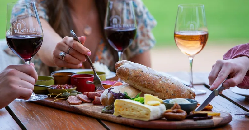 Käse & Wein mit einem Käsehändler